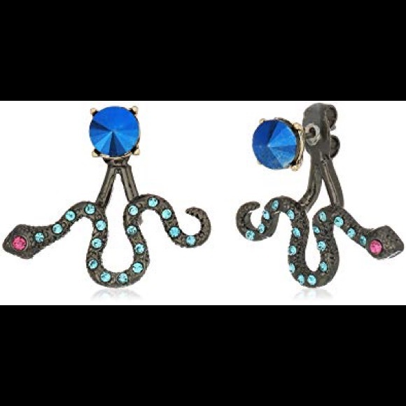 Betsey Johnson Jewelry - 🐍💎 NWOT Betsey Johnson Snake cuff earrings
